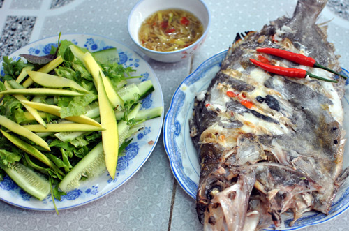 den-quy-nhon-an-mon-ca-mat-troi-nuong-1