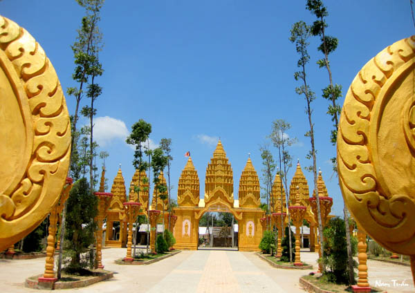 den-tham-ngoi-chua-khmer-lon-nhat-viet-nam-7