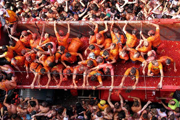 do-ruc-sac-ca-chua-le-hoi-tomatina-11