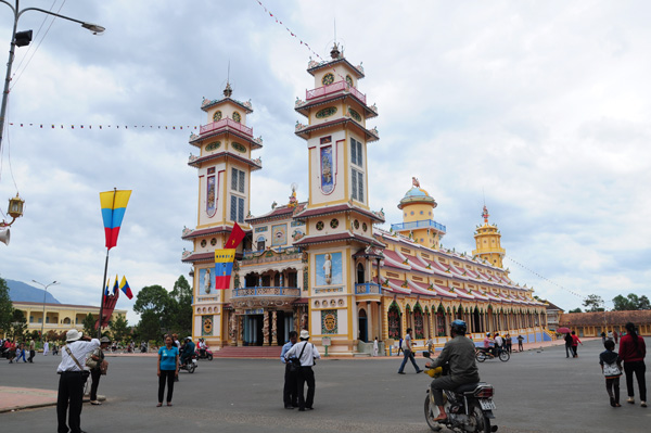 du-ngoan-canh-toa-thanh-tay-ninh-2