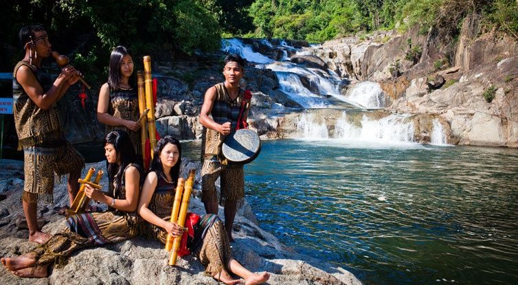 hanh-trinh-du-lich-cuon-hut-o-nha-trang-mua-bien-dong-9