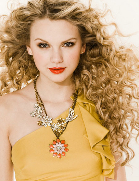 hay-chiem-nguong-va-lua-chon-kieu-toc-giong-ca-si-taylor-swift-4