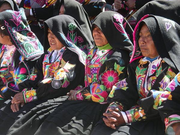 ho-nuoc-titicaca-thanh-dia-tren-day-andes-12