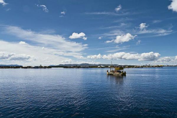 ho-nuoc-titicaca-thanh-dia-tren-day-andes-4