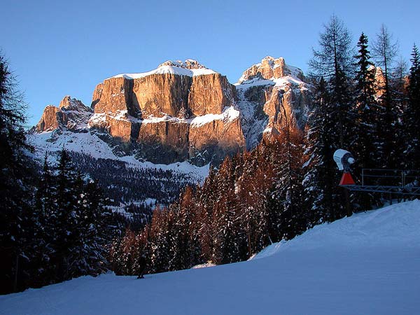 hoang-hon-tren-dinh-nui-tuyet-dolomites-14