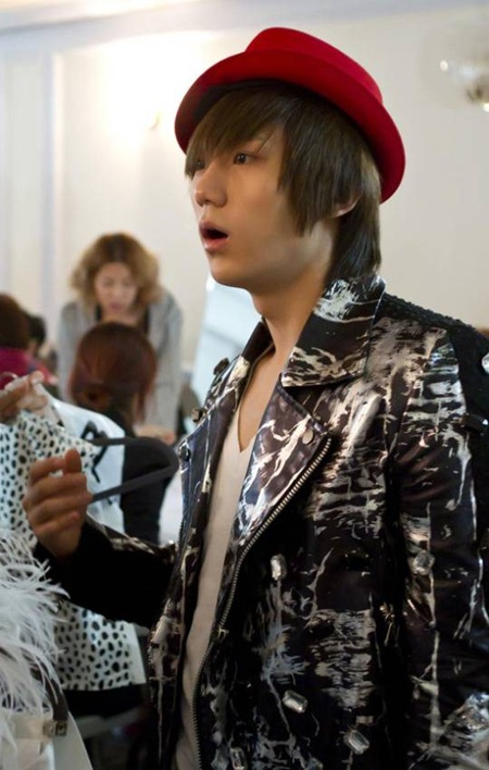 hoc-cach-cach-mix-do-don-tet-giong-hyunseung-7