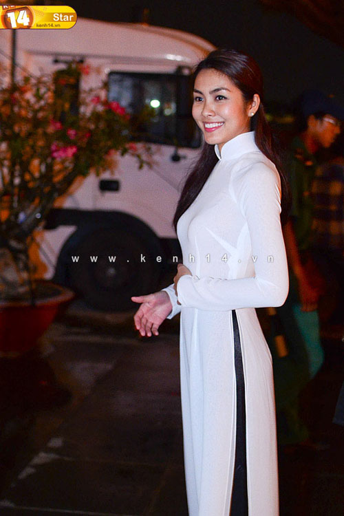 hoc-cach-mac-ao-dai-de-cuon-hut-nhu-tang-thanh-ha-38