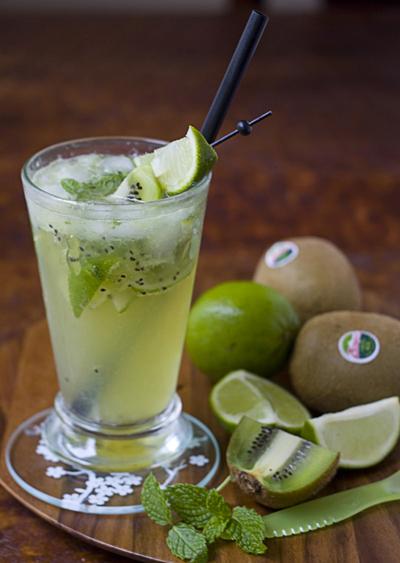 huong-dan-cach-lam-sang-khoai-voi-mojito-kiwi-4