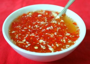 huong-dan-cach-pha-nuoc-cham-pho-cuon-dam-da-chuan-vi-1