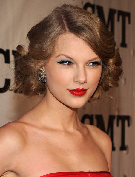 huong-dan-lam-dep-giong-taylor-swift-2