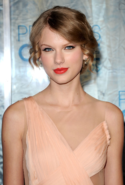 huong-dan-lam-dep-giong-taylor-swift-6