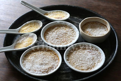 huong-dan-lam-kem-trang-mieng-voi-creme-brulee-1