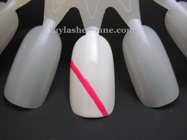 huong-dan-ve-nail-hoa-tiet-hinh-hoc-xinh-xan-5