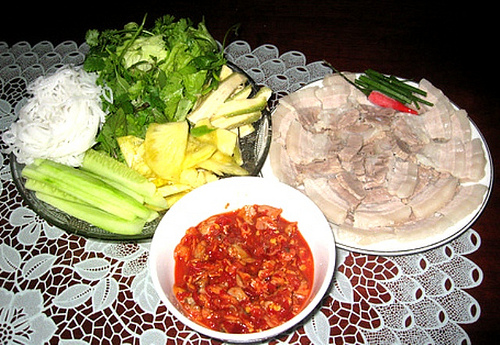 ke-ten-mon-mam-ngon-nuc-long-nguoi-viet-4