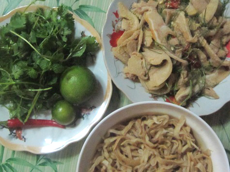 la-mieng-nom-cu-cai-kho-xu-nghe-1