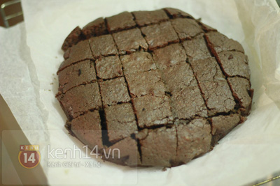 lam-banh-brownies-gung-thom-lung-don-noel-10