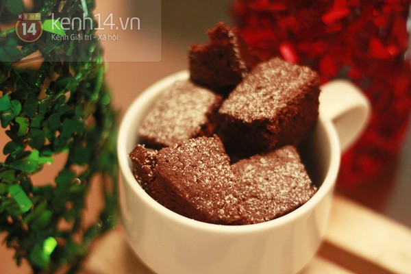 lam-banh-brownies-gung-thom-lung-don-noel-12