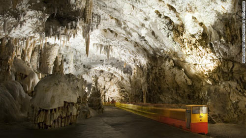 lam-sao-de-chien-thang-noi-so-hai-tren-con-duong-du-lich-2