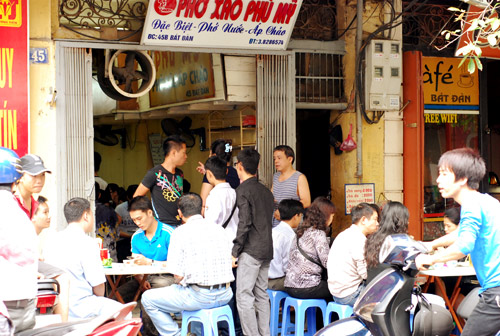 lam-sao-de-tim-duoc-nhung-tiem-pho-doc-dao-o-ha-noi-4