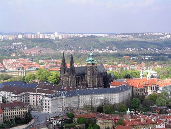 lau-dai-prague-vien-ngoc-quy-o-czech-10