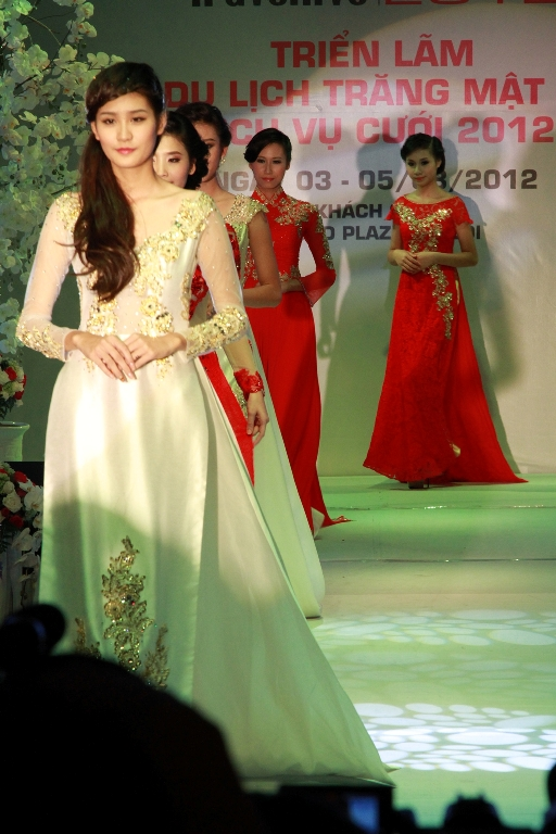 long-lay-ao-dai-cuoi-2012-10