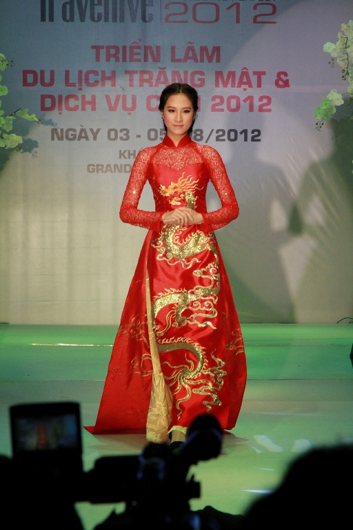 long-lay-ao-dai-cuoi-2012-1