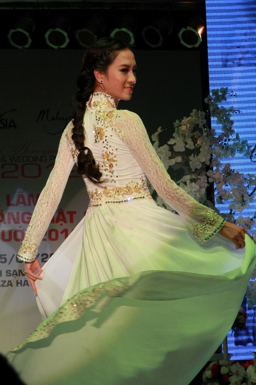 long-lay-ao-dai-cuoi-2012-2