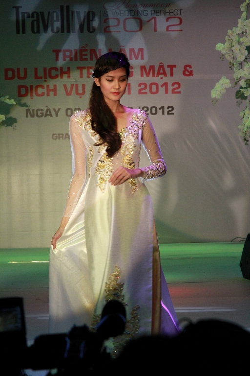 long-lay-ao-dai-cuoi-2012-6