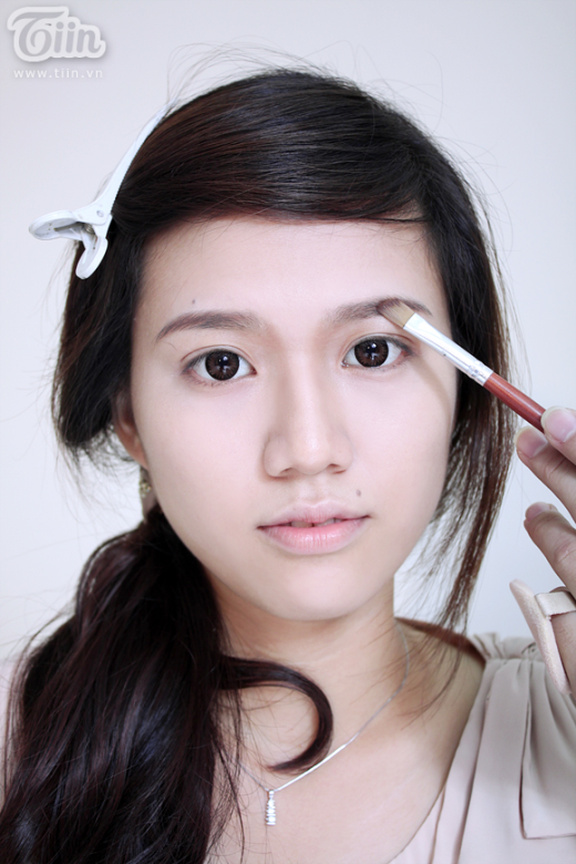 make-up-tu-nhien-cho-co-nang-mat-oc-nhoi-3