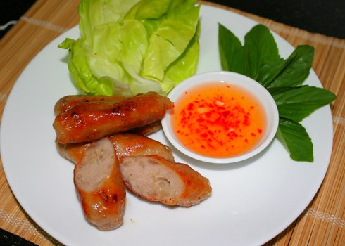 nem-nuong-thom-nuc-cho-ngay-mua-gio-5