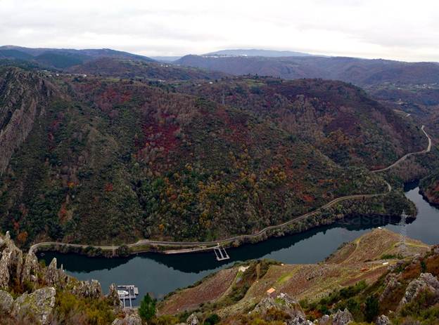 ngo-ngang-tien-canh-noi-hem-nui-ribeira-sacra-3