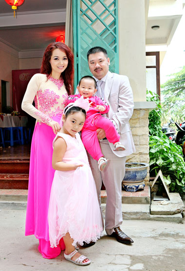 nhung-cap-doi-chong-thap-vo-cao-cua-showbiz-viet-11