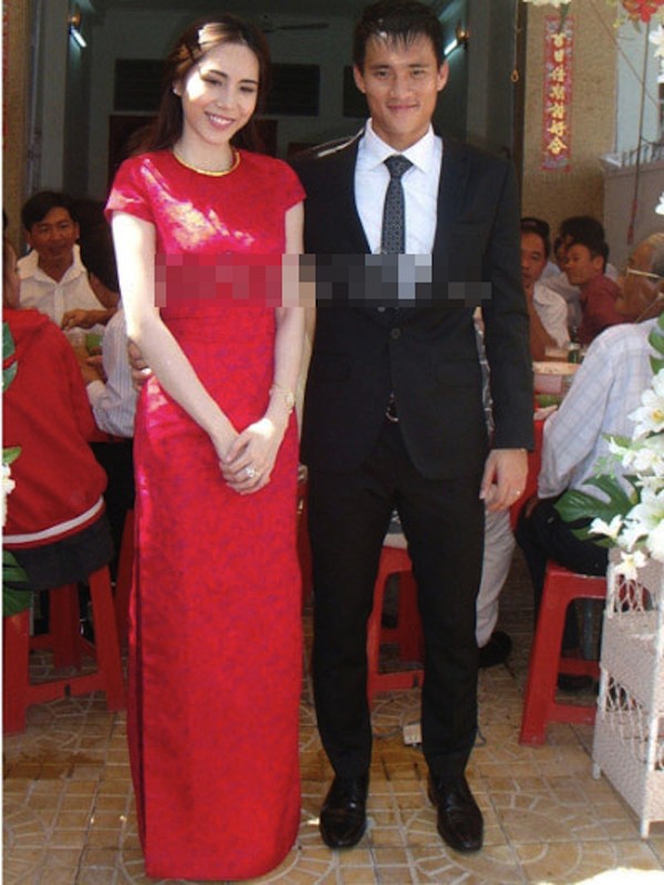 nhung-co-dau-cua-showbiz-viet-dien-ao-dai-trong-ngay-cuoi-hoi-7