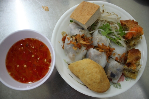 nhung-hang-banh-cuon-banh-uot-ngon-o-sai-gon-1