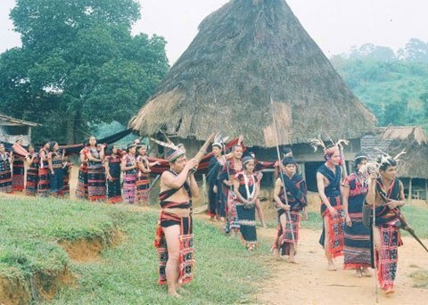 nhung-phong-tuc-ngu-ky-la-cua-trai-gai-mien-son-cuoc-4