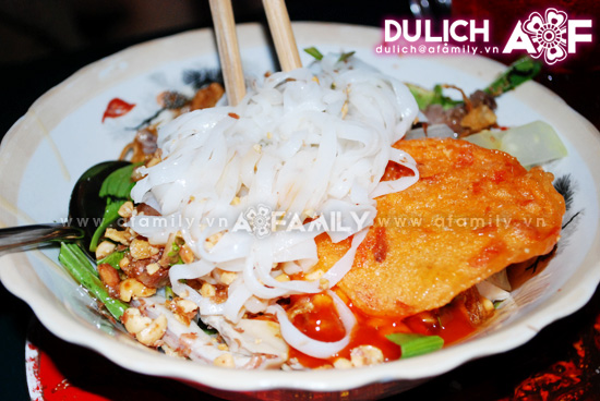 pho-chua-dac-san-xu-lang-tren-dat-sai-thanh-6