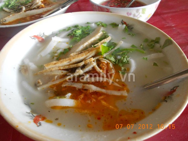 quan-banh-da-canh-nuong-chi-6000-dong-6