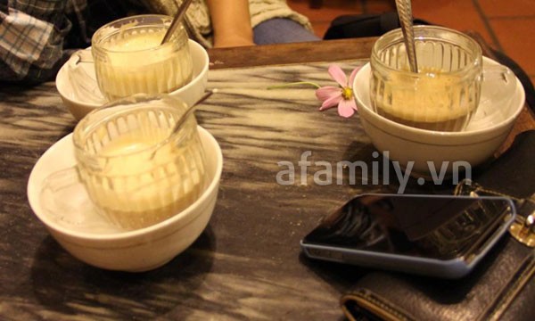 quan-cafe-trung-nuc-danh-ha-noi-4