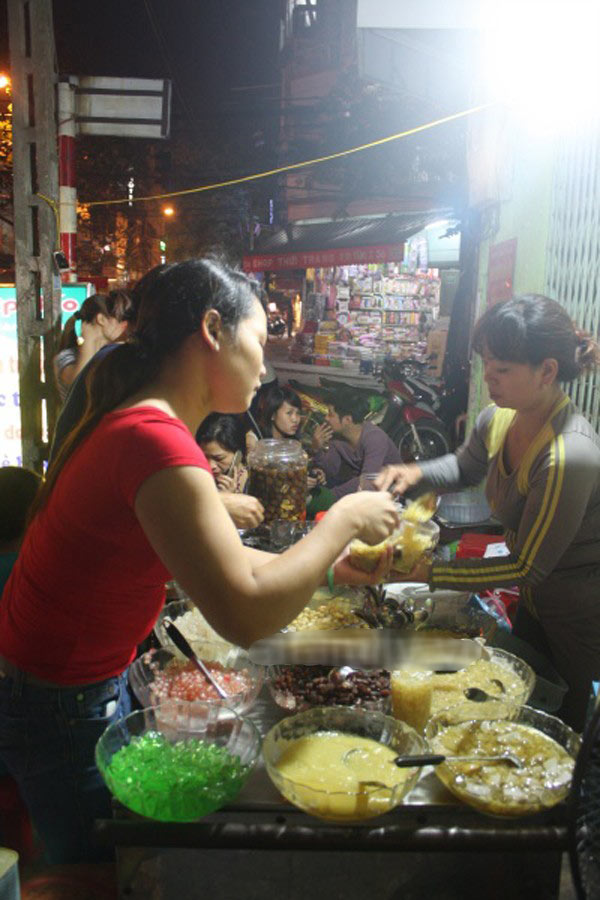 ru-nhau-di-an-banh-troi-tau-hang-dieu-ngay-gio-mua-7