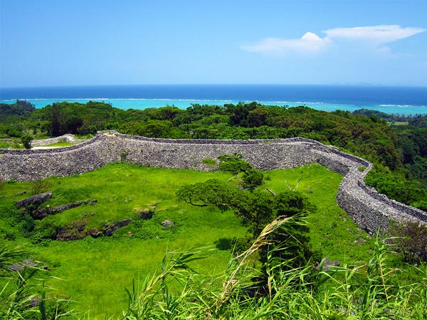 tham-5-lau-dai-co-kinh-o-okinawa-7