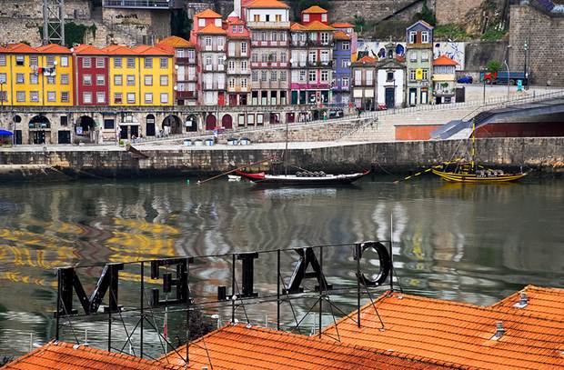 tham-cais-da-ribeira-linh-hon-cua-porto-2