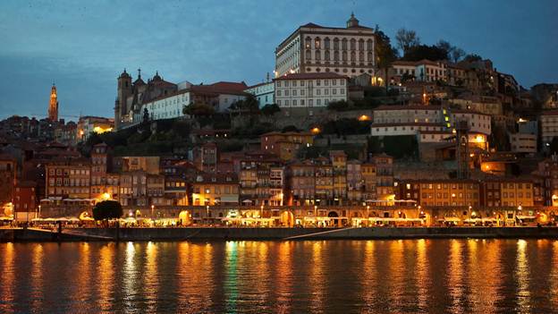 tham-cais-da-ribeira-linh-hon-cua-porto-3