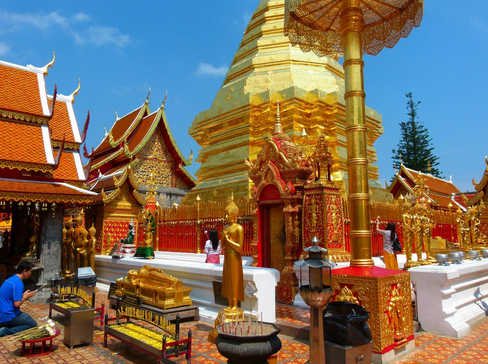 tham-ngoi-chua-co-long-lay-o-chiang-mai-1