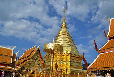 tham-ngoi-chua-co-long-lay-o-chiang-mai-3