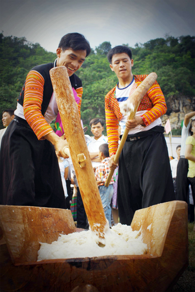 thom-deo-banh-giay-mong-ngay-tet-1