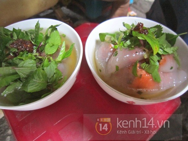 thuong-thuc-banh-bot-loc-gia-truyen-cuc-ngon-pho-hong-mai-ha-noi-4