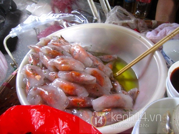 thuong-thuc-banh-bot-loc-gia-truyen-cuc-ngon-pho-hong-mai-ha-noi-6