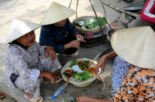 thuong-thuc-bun-cuon-thit-nuong-hoi-an-3