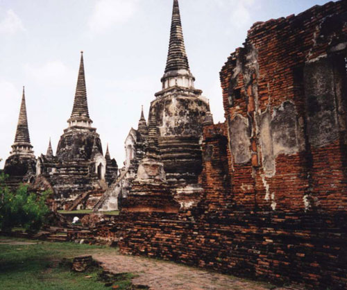 toi-tham-ayutthaya-dat-phat-cua-thay-tro-duong-tang-1