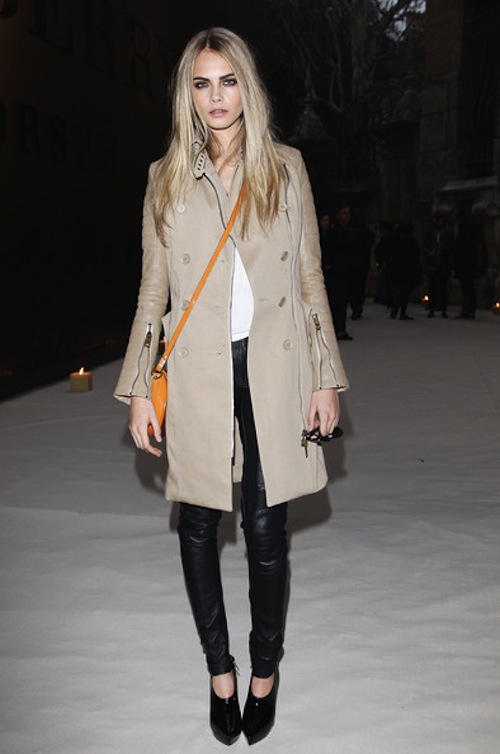 trench-coat-kinh-dien-cua-burberry-lam-me-met-sao-au-a-19